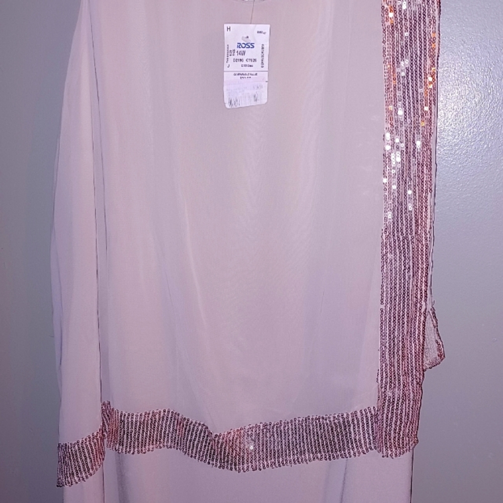 Dress - Picture 3 of 3